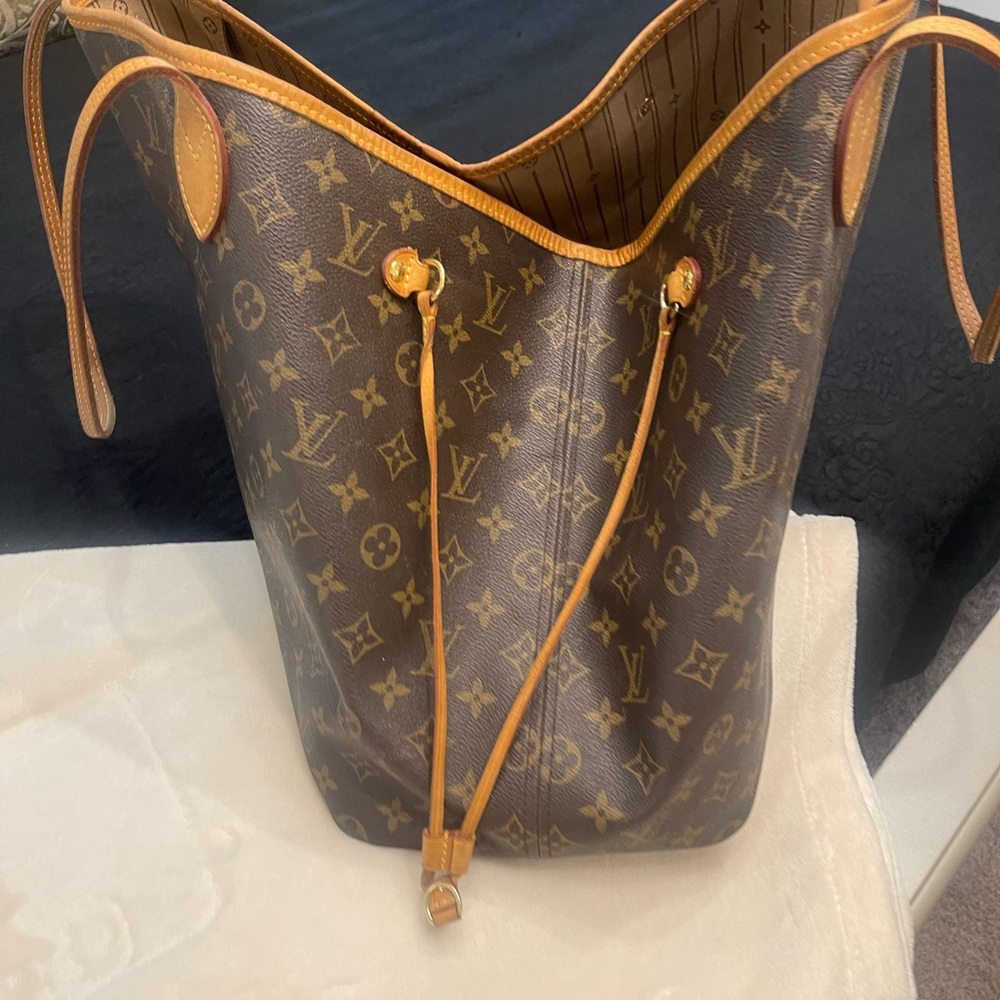 Louis Vuitton never full - Picture 4 of 7